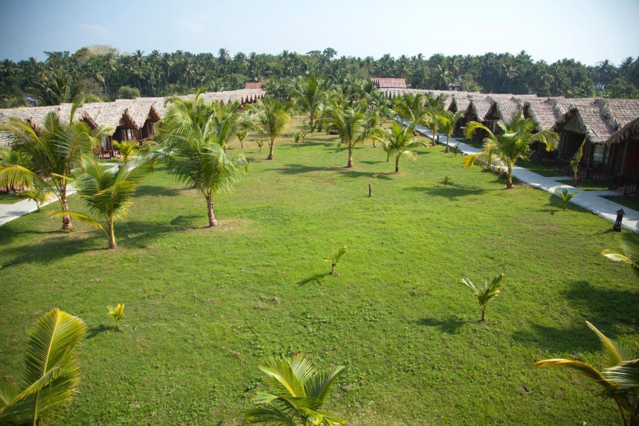Symphony Palms Beach Resort And Spa Govind Nagar Экстерьер фото